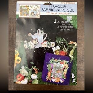 Vintage Daisy Kingdom No Sew Appliques #6288 Gardening Watering Cans Garden